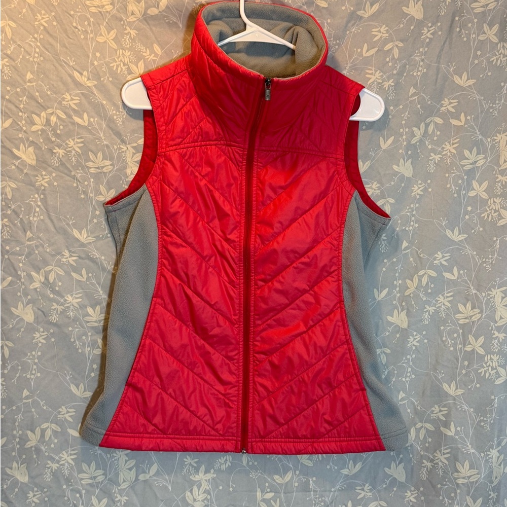 Pink and Gray Quilted Vest with High Collar and Sleeveless Design